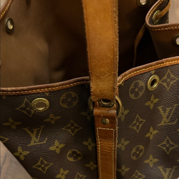 Louis Vuitton Monogram Canvas Shoulder Bag - Picture 5 of 14